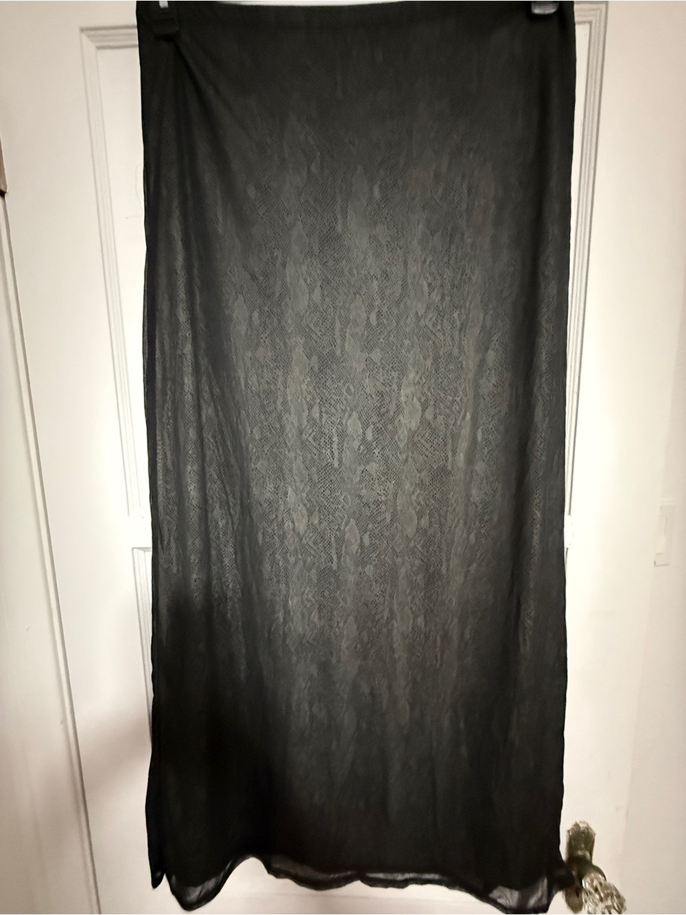 Carole Little Women’ Black skirt snake skin w/ sheer sz L